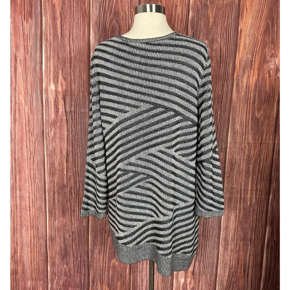 Chico's Gray Zigzag Sweater Asymmetrical Hem Women's Size 2 US Large L - Picture 2 of 6